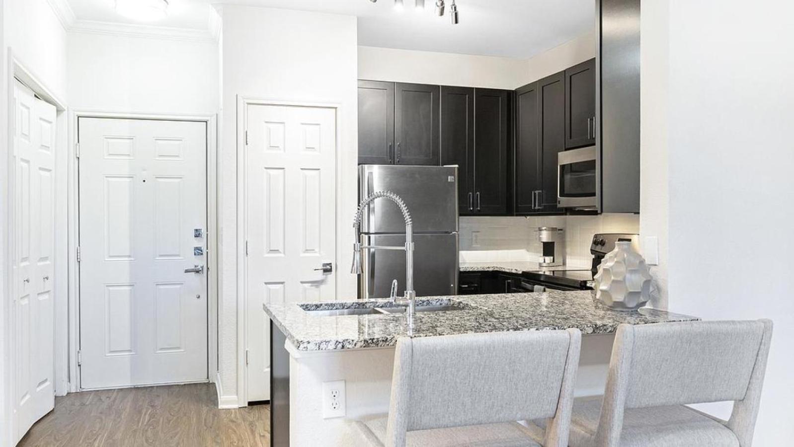 Landing At Bridge At Southpark Landing - 1 Bedroom In South オースティン エクステリア 写真